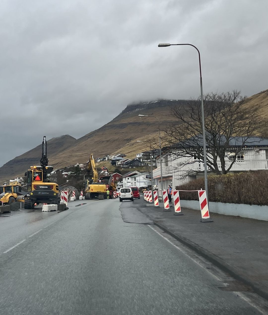 Frá Landsverk viðvíkjandi Fjøruvegnum Eysturoyarportalurin