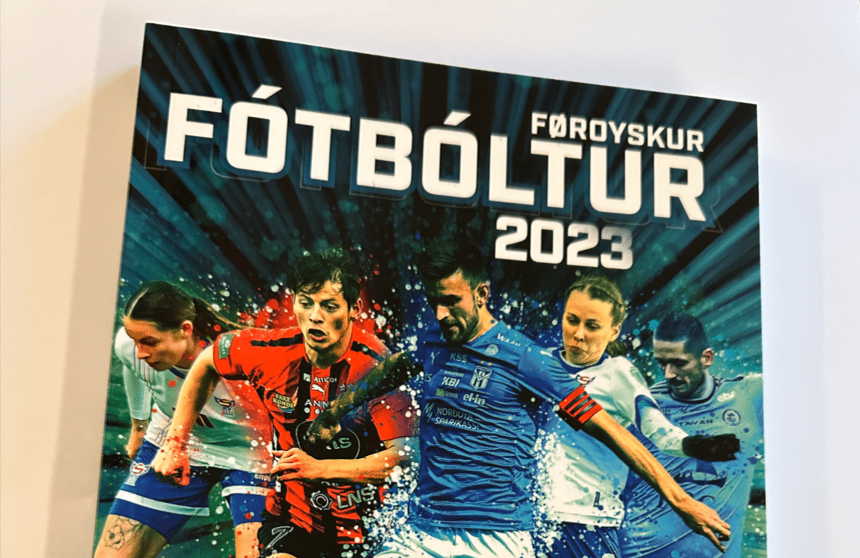 »Føroyskur Fótbóltur 2023« fæst nú kring landið - Eysturoyarportalurin