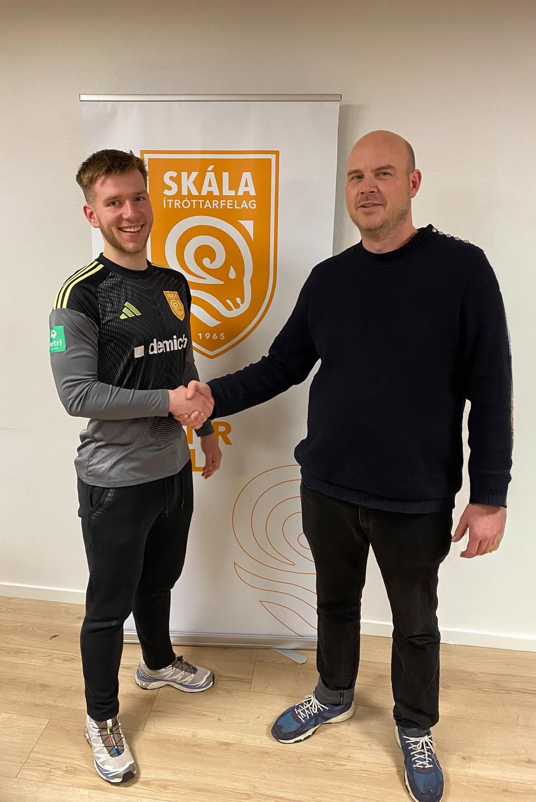 Hans Jákup Arngrímsson spælir við Skála í 2026 og 2027