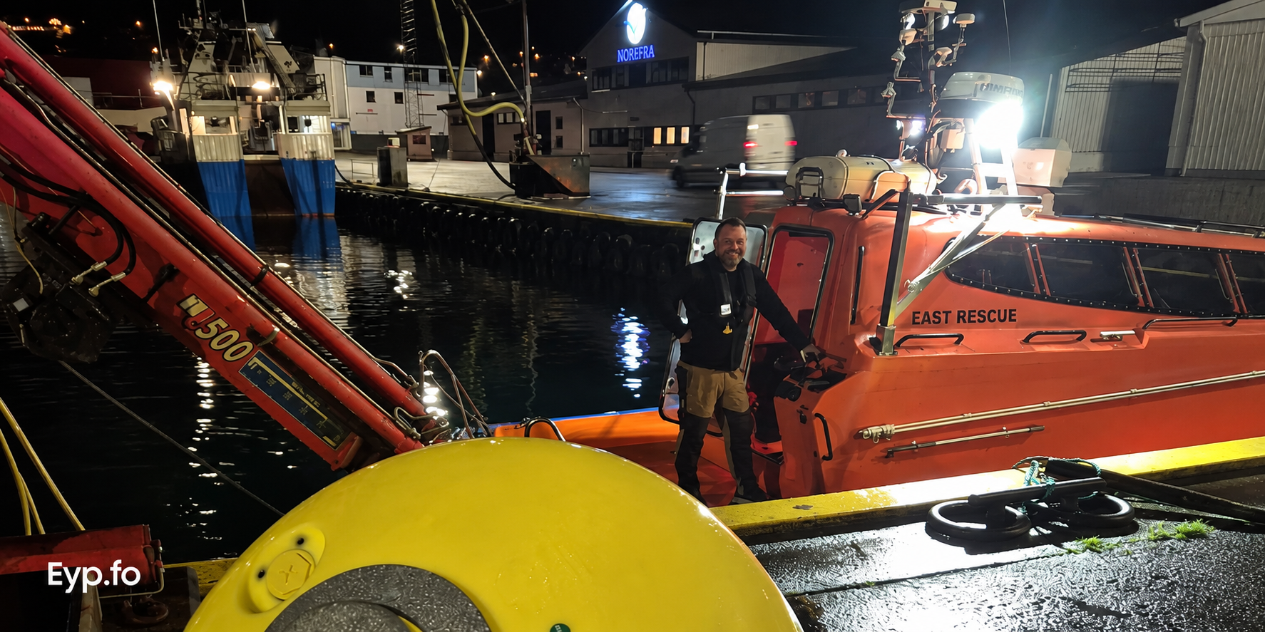 East Rescue eftir stórari boyu í Djúpunum